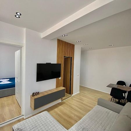 Mara Central Apartment 3 Тирана Екстериор снимка
