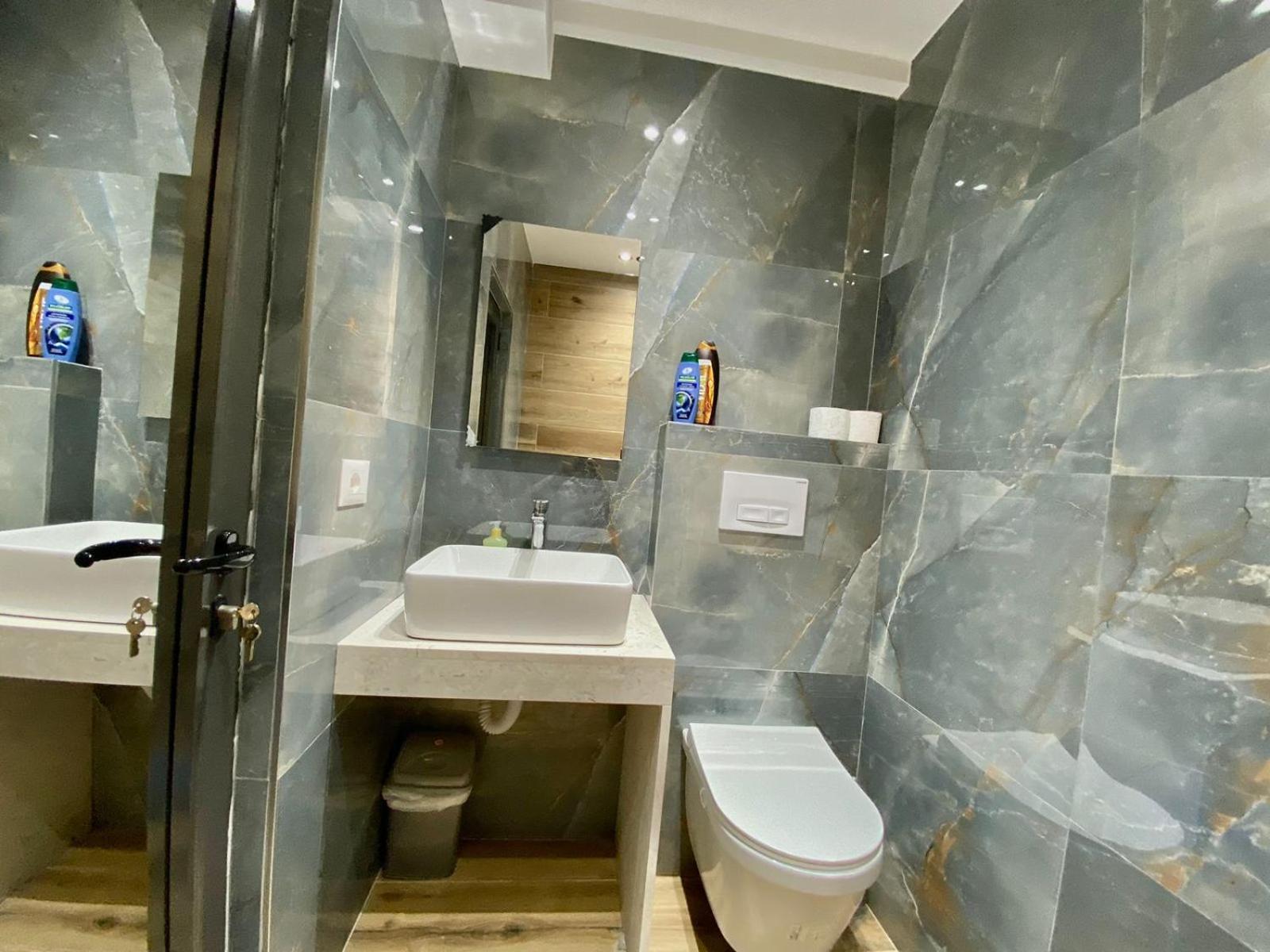 Mara Central Apartment 3 Тирана Екстериор снимка